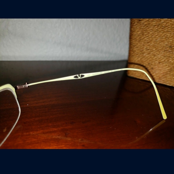 Valentino designer frames - Picture 3 of 3